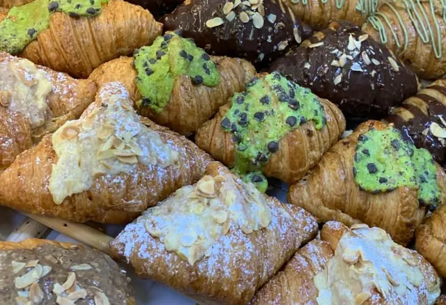 Croissant pistache et pépites de chocolat