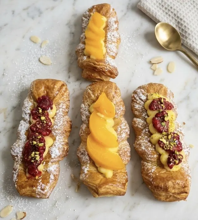 Feuilletés à la crème, framboise ou fruits jaunes