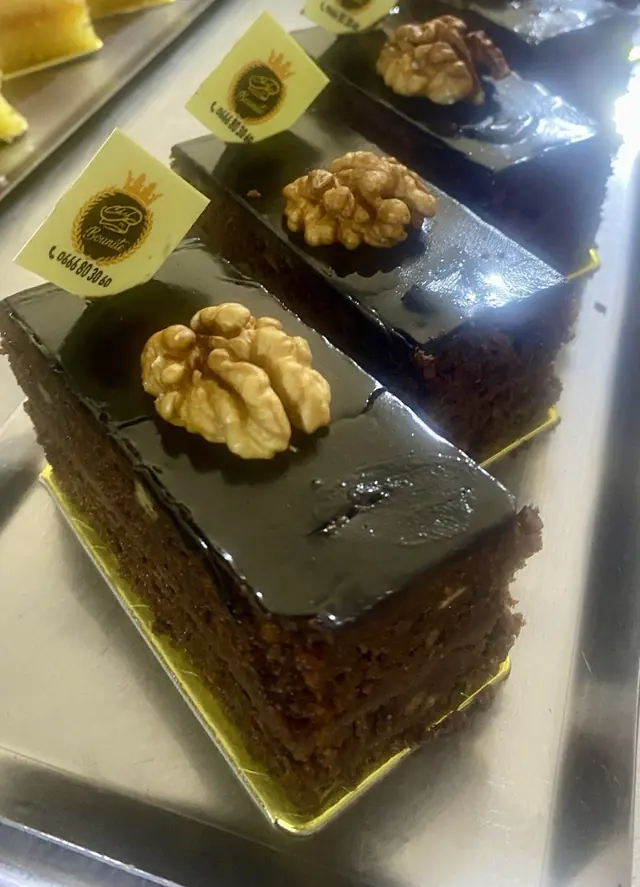 Cake Brownies