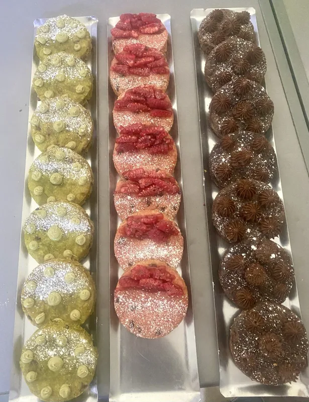 Trio cookies, fruits rouges et pistache